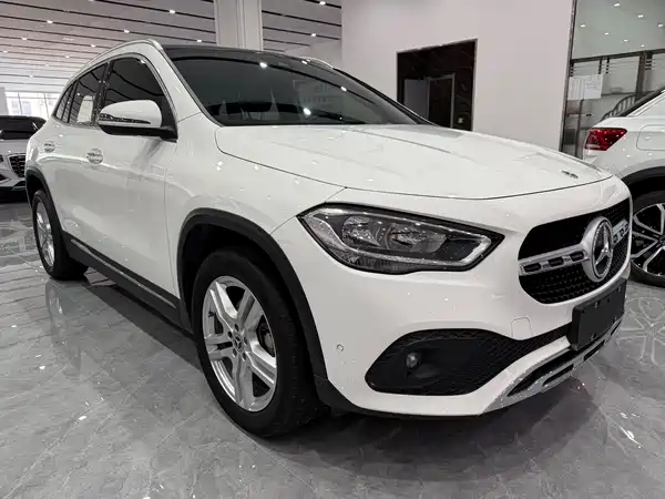 Mercedes-Benz GLA 2021