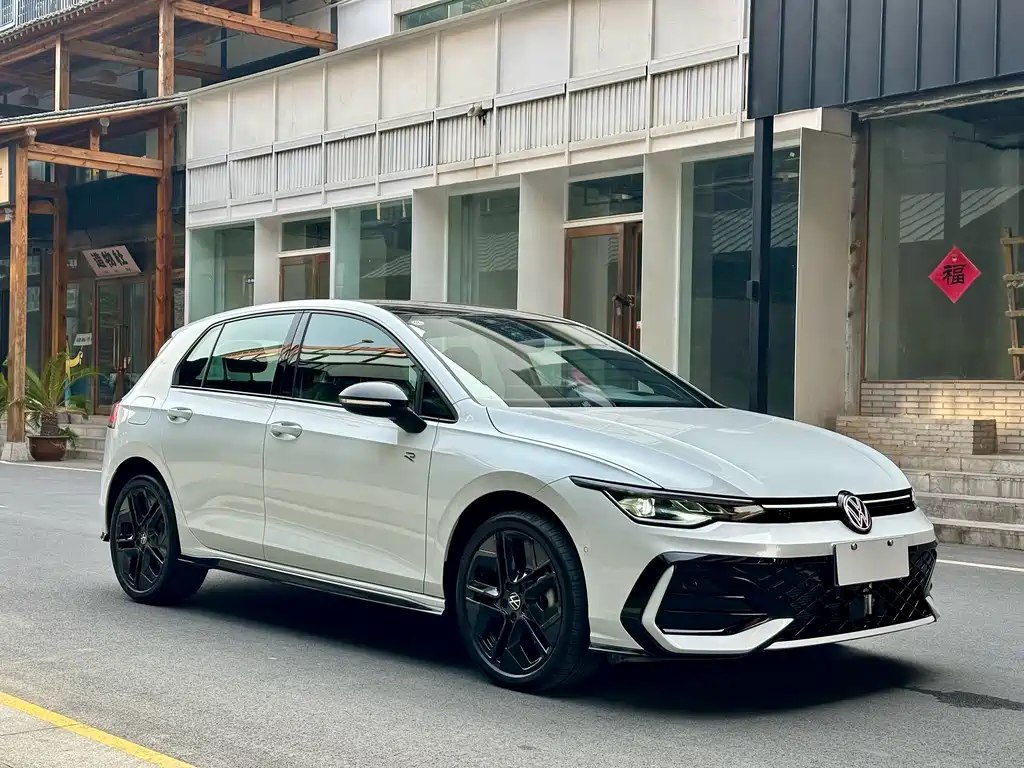 Volkswagen Golf 2024