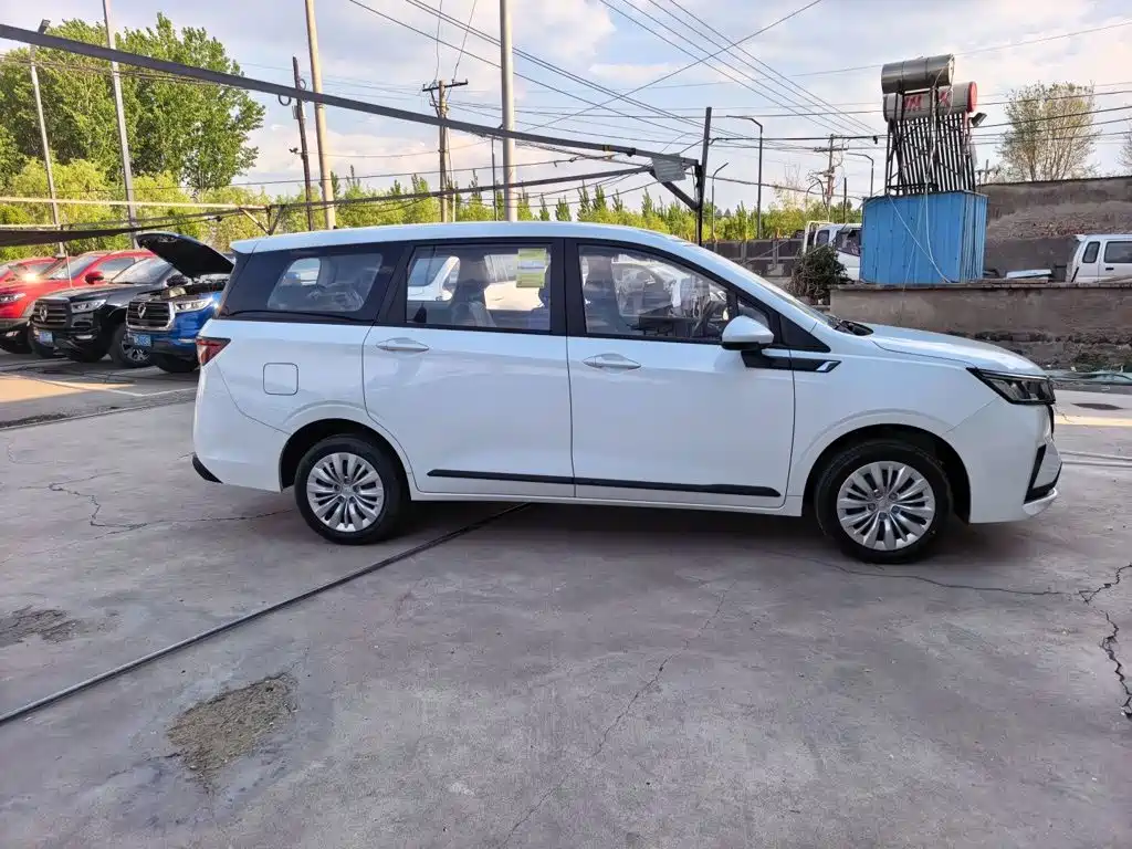 Wuling Jiachen 2022
