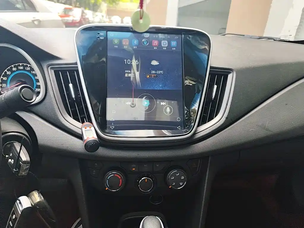 Chevrolet Cavalier 2018 — фото 13