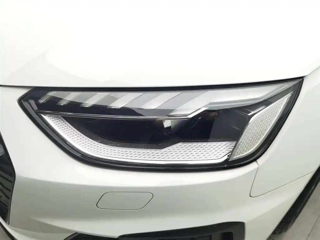 Audi A4L 2023