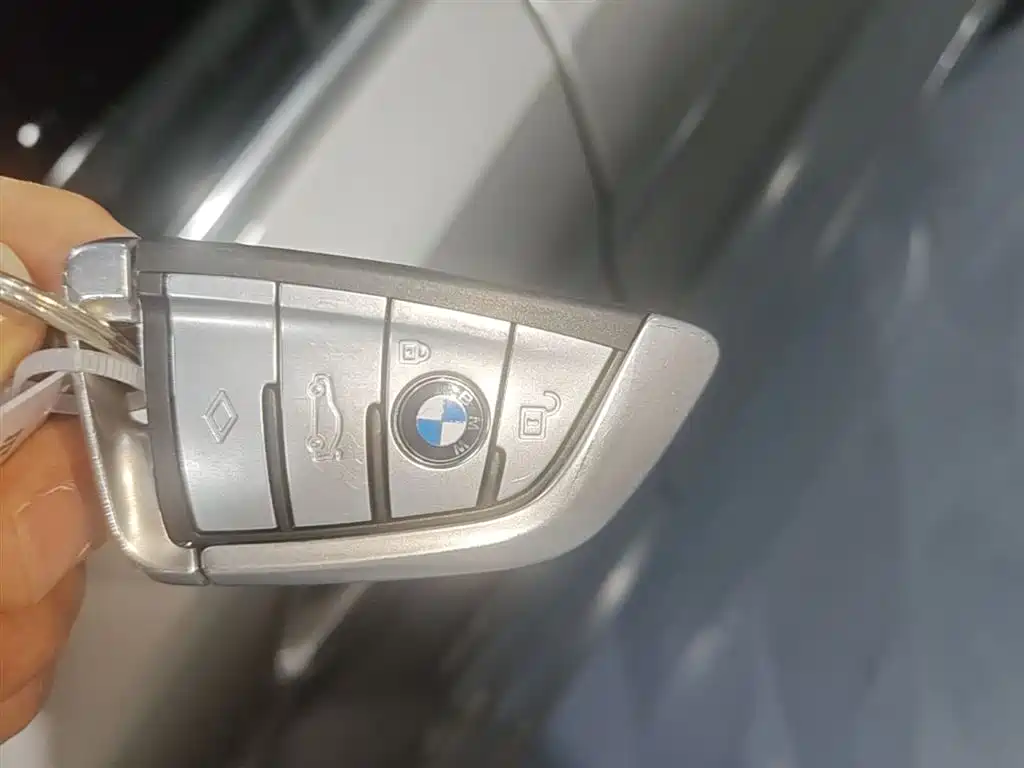 BMW 5 Series New Energy 2021 — фото 9