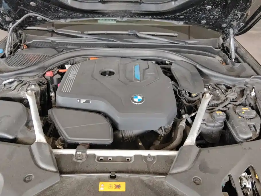 BMW 5 Series New Energy 2021 — фото 10