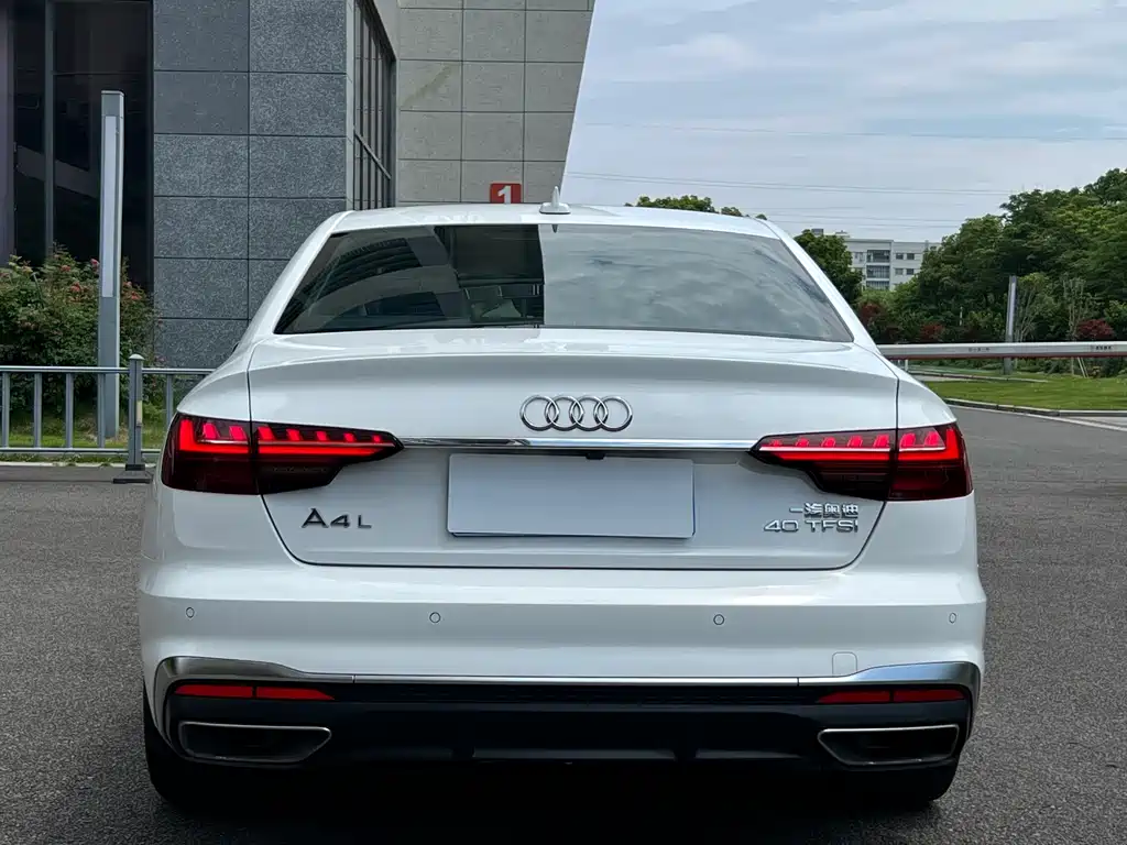 Audi A4L 2020 — фото 14