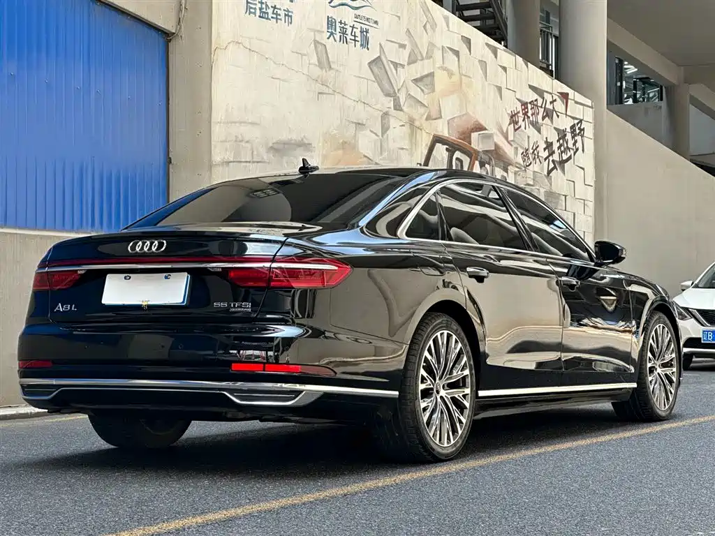 Audi A8 2020 — фото 5