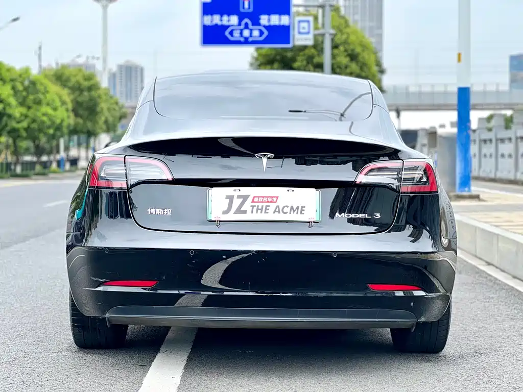 Tesla Model 3 2023 — фото 13