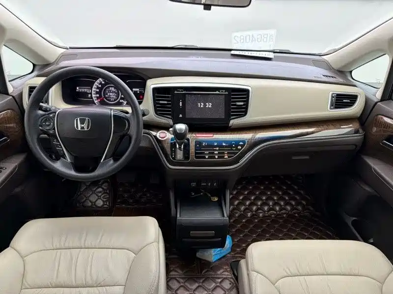 Honda Odyssey 2017 — фото 5