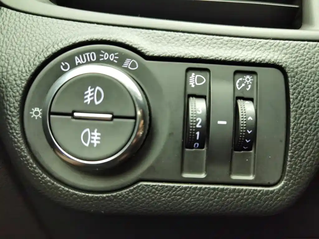 Buick Envision Plus 2017 — фото 21