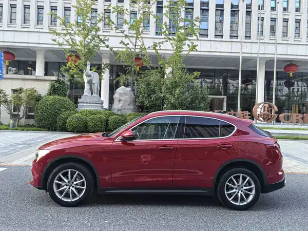 Alfa Romeo Stelvio 2018