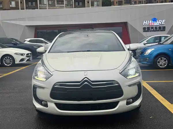 DS 5 2014