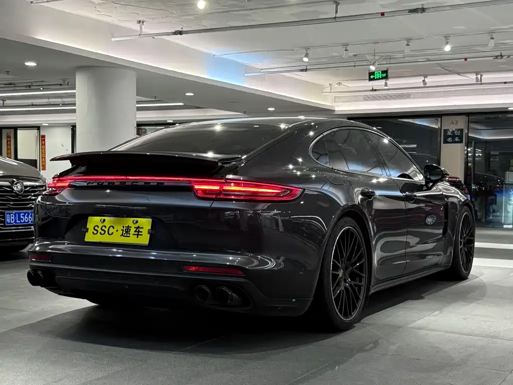 Porsche Panamera 2017 — фото 6