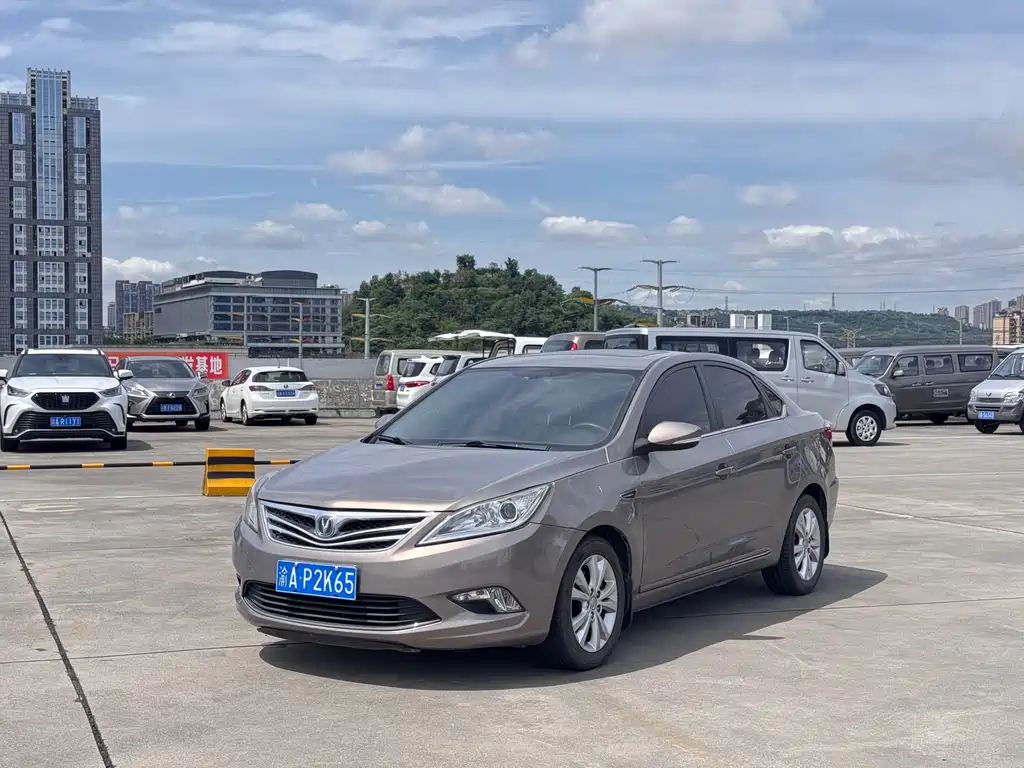 Changan Eado 2014 — фото 1