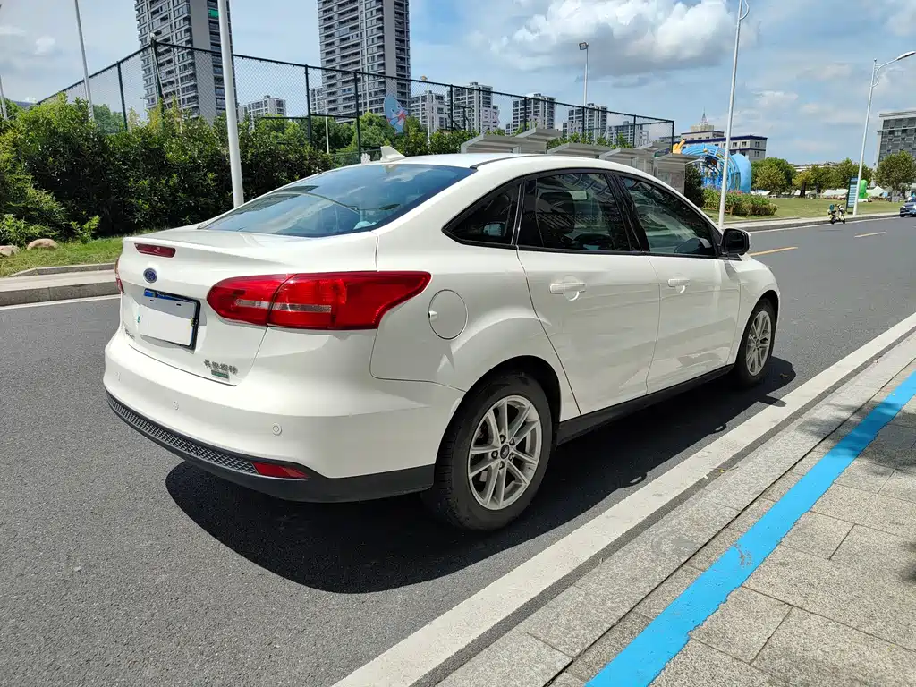 Ford Focus 2018 — фото 4