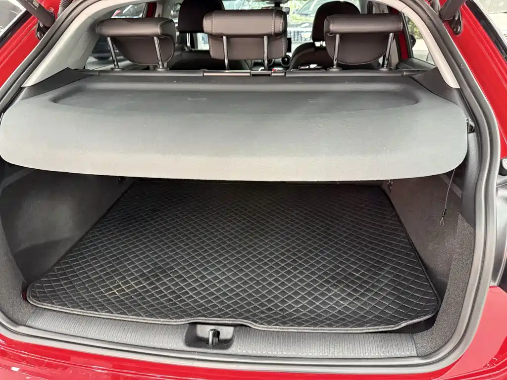 Audi Q2L 2022 — фото 13