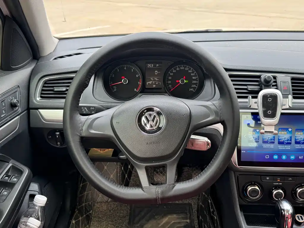 Volkswagen Lavida 2018 — фото 12
