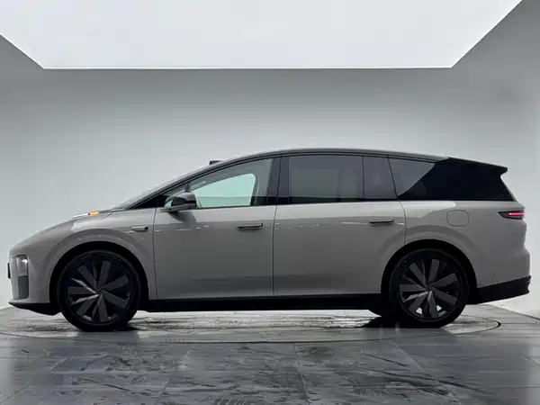 Li Auto i8 2026