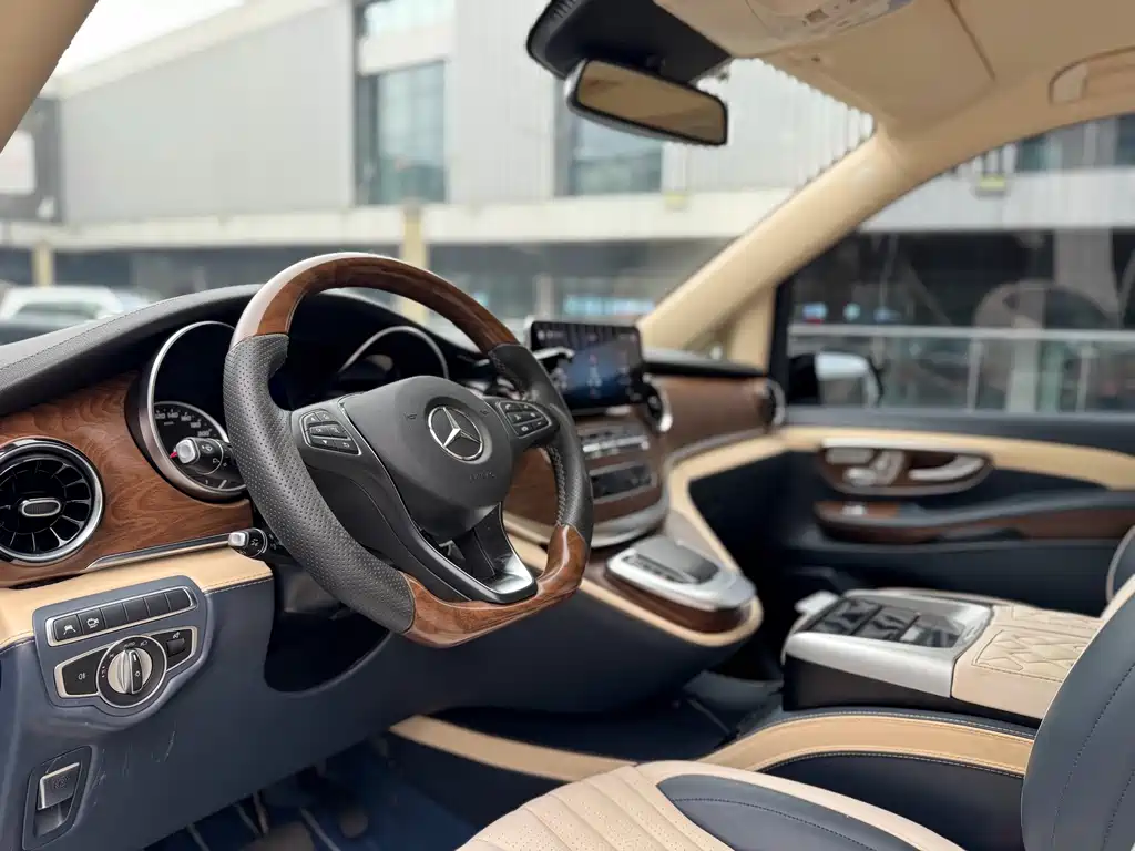 Mercedes-Benz V-Class 2023