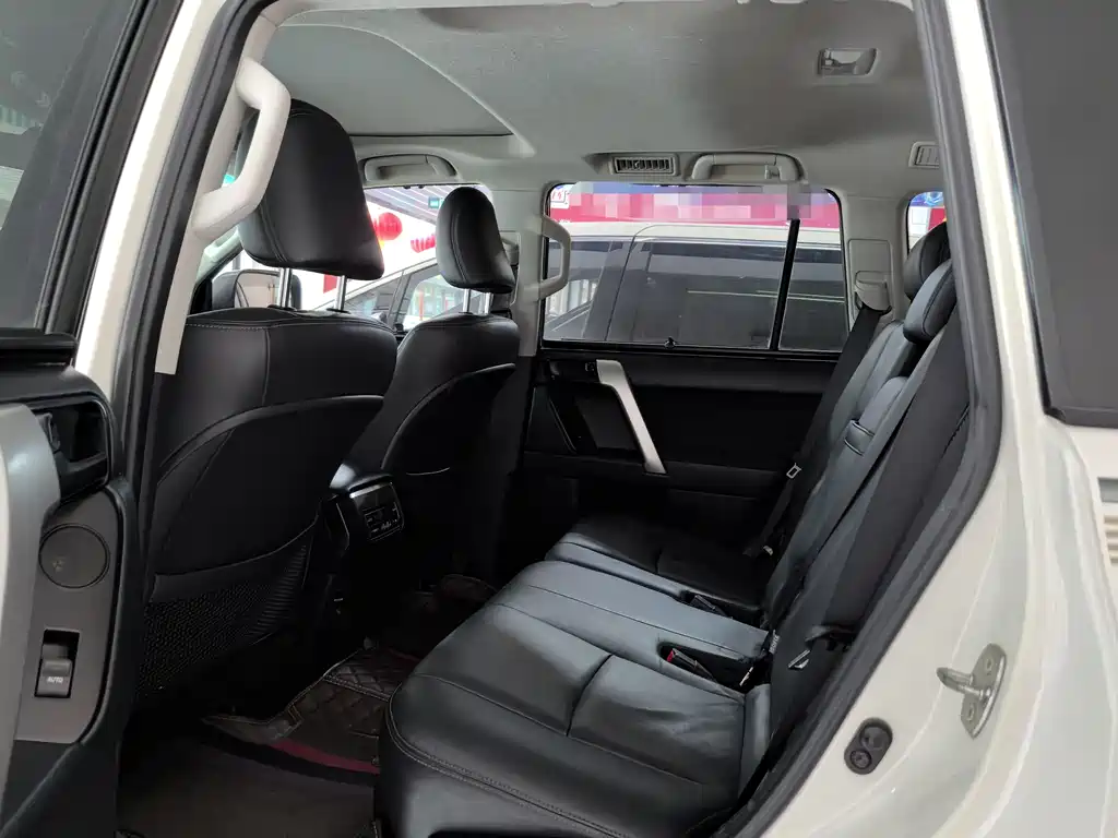 Toyota Prado 2017 — фото 11