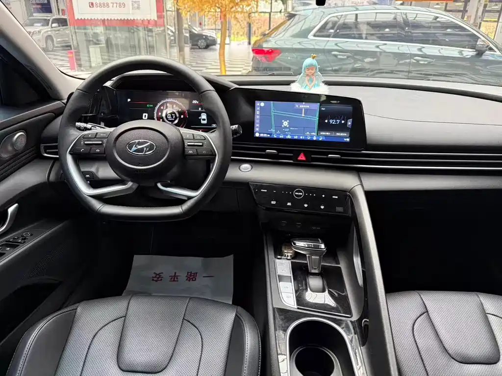 Hyundai Elantra 2022