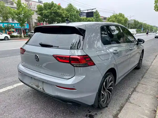 Volkswagen Golf 2021
