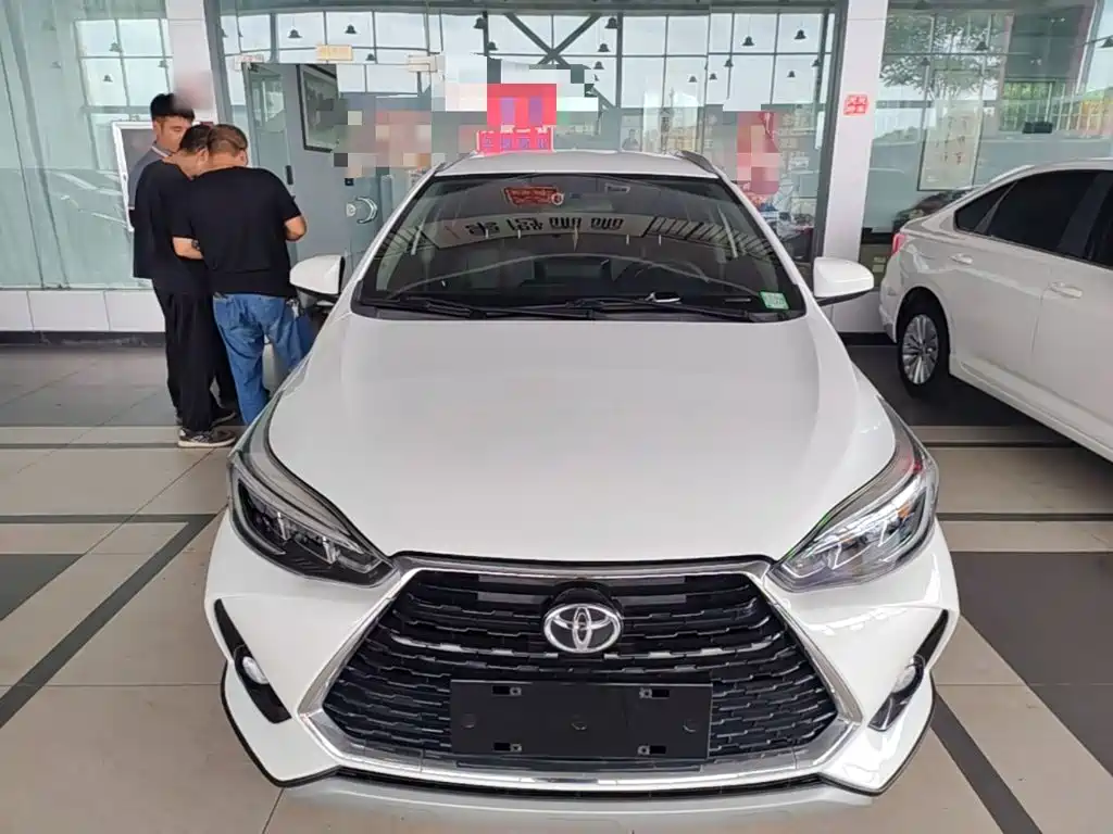 Toyota Yaris L 2023