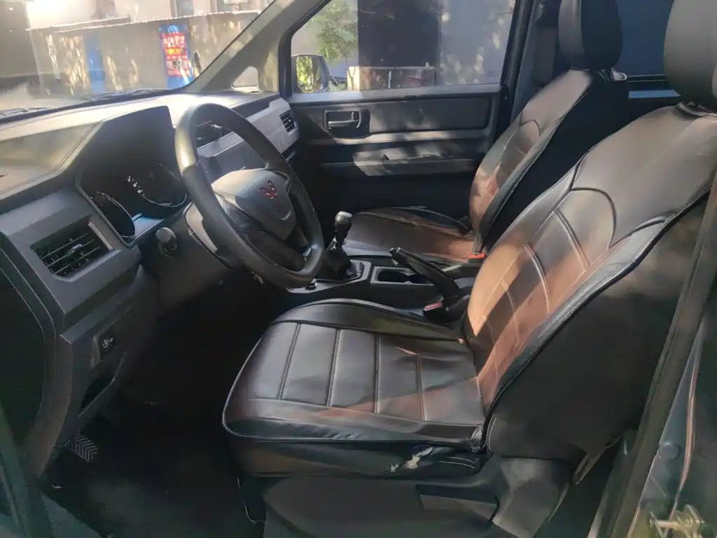 Wuling Hongguang PLUS 2023 — фото 12