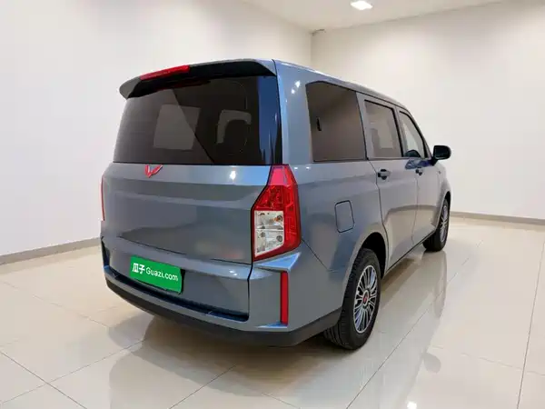 Wuling Hongguang PLUS 2023