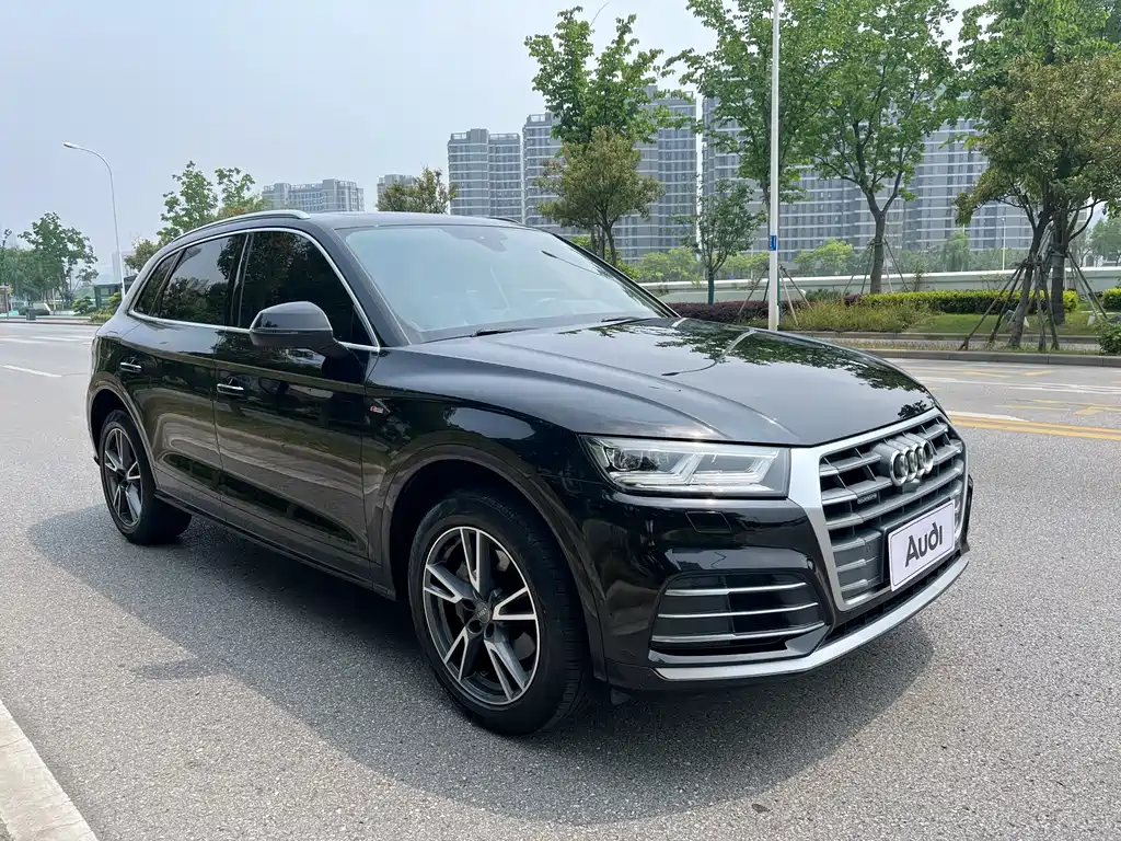 Audi Q5L 2020 — фото 3