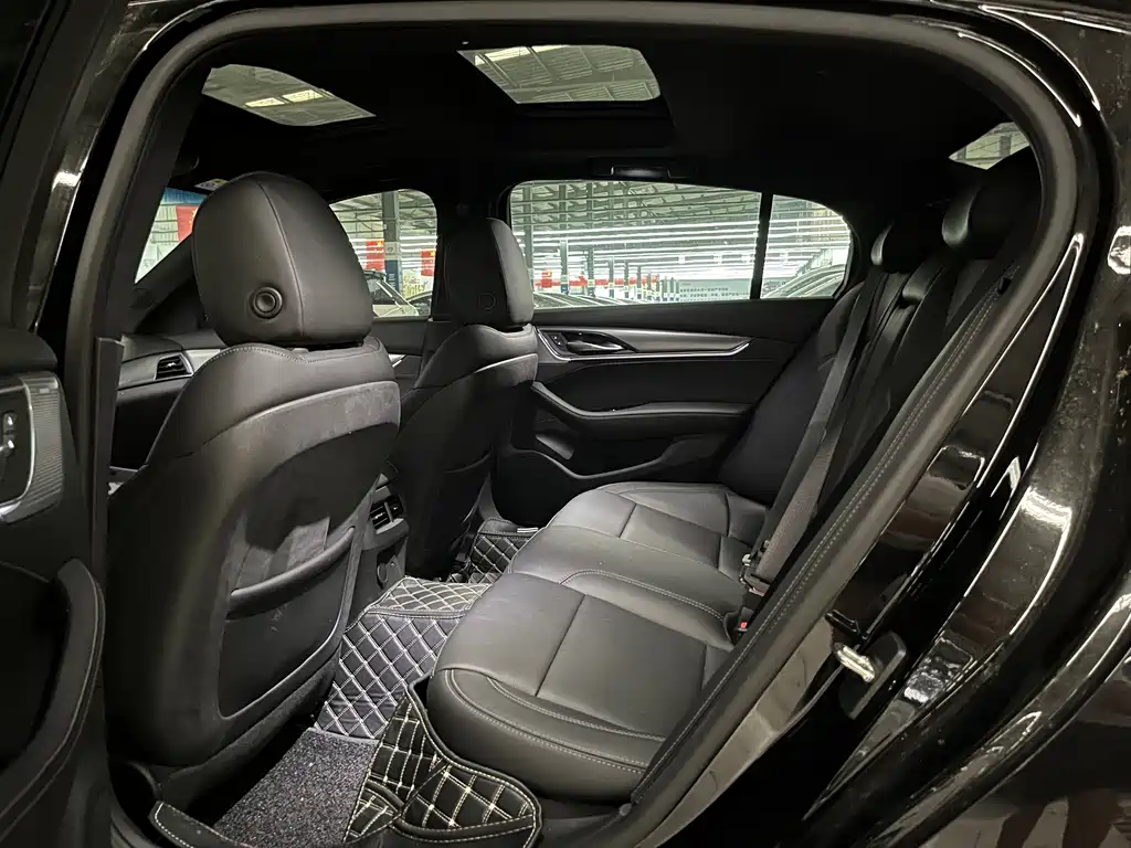 Cadillac CT5 2023 — фото 12