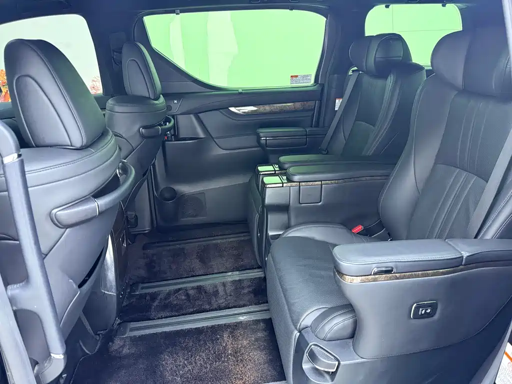 Toyota Alphard 2021 — фото 14