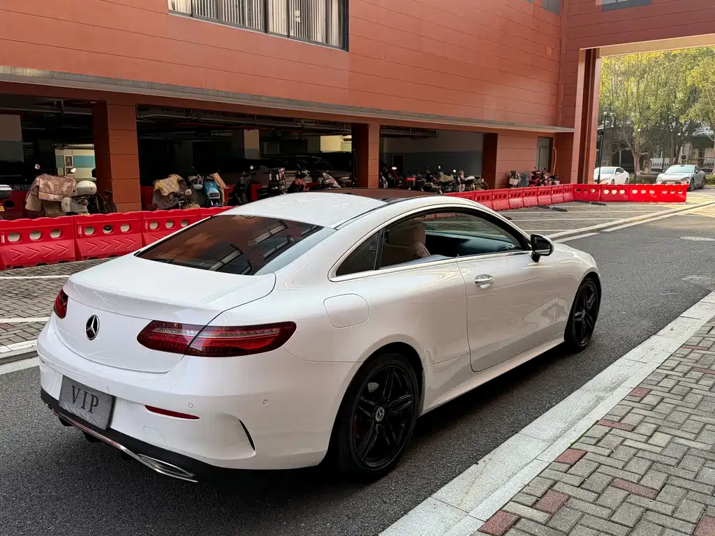 Mercedes-Benz E-Class 2020 — фото 21