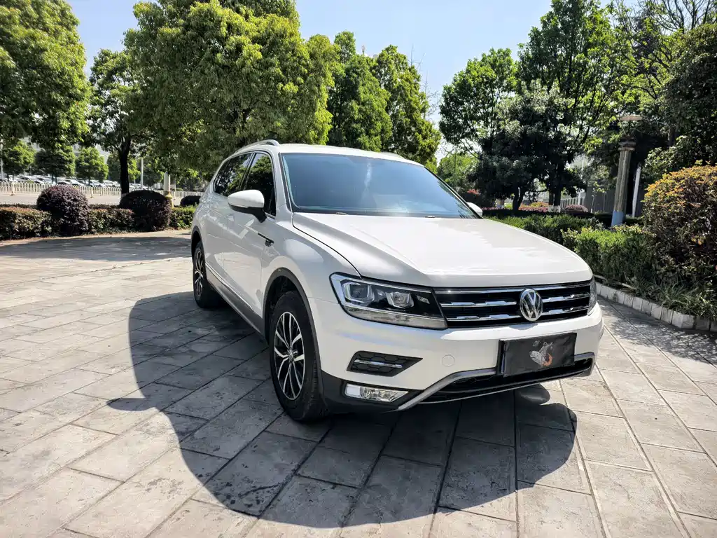 Volkswagen Tiguan L 2017 — фото 3
