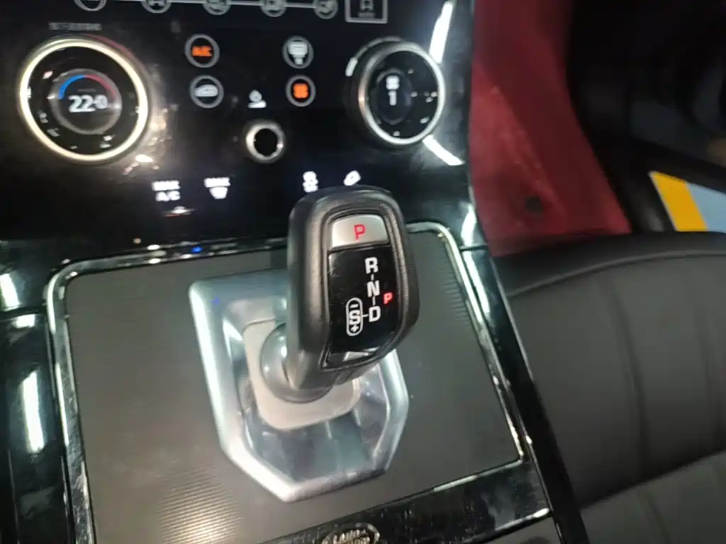 Land Rover Evoque 2021 — фото 14