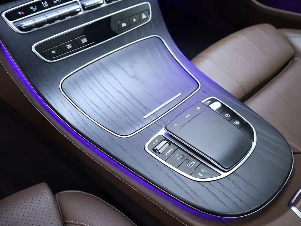 Mercedes-Benz E-Class 2022 — фото 12