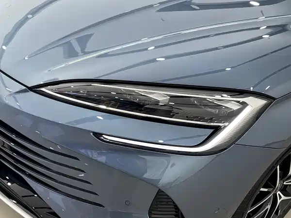 BYD Seal 07 DM-i 2025