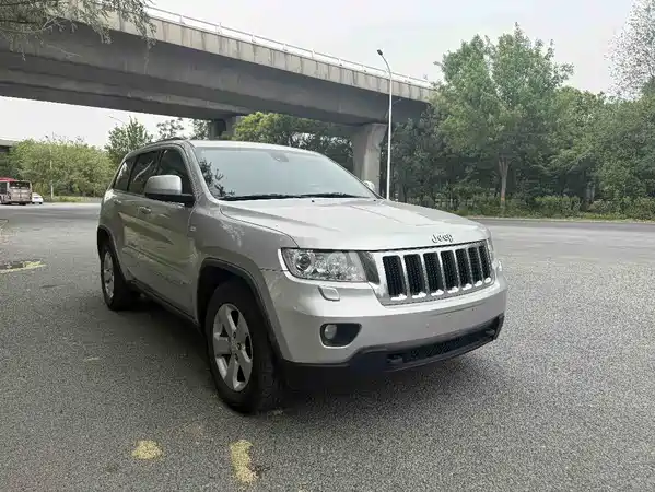 Jeep Grand Cherokee 2011