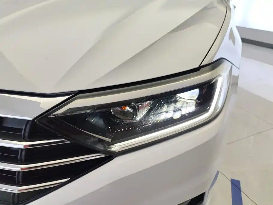 Volkswagen Sagitar 2021