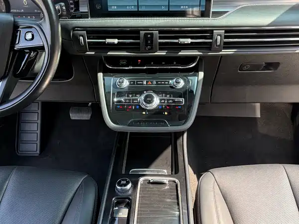 Lincoln Corsair 2021