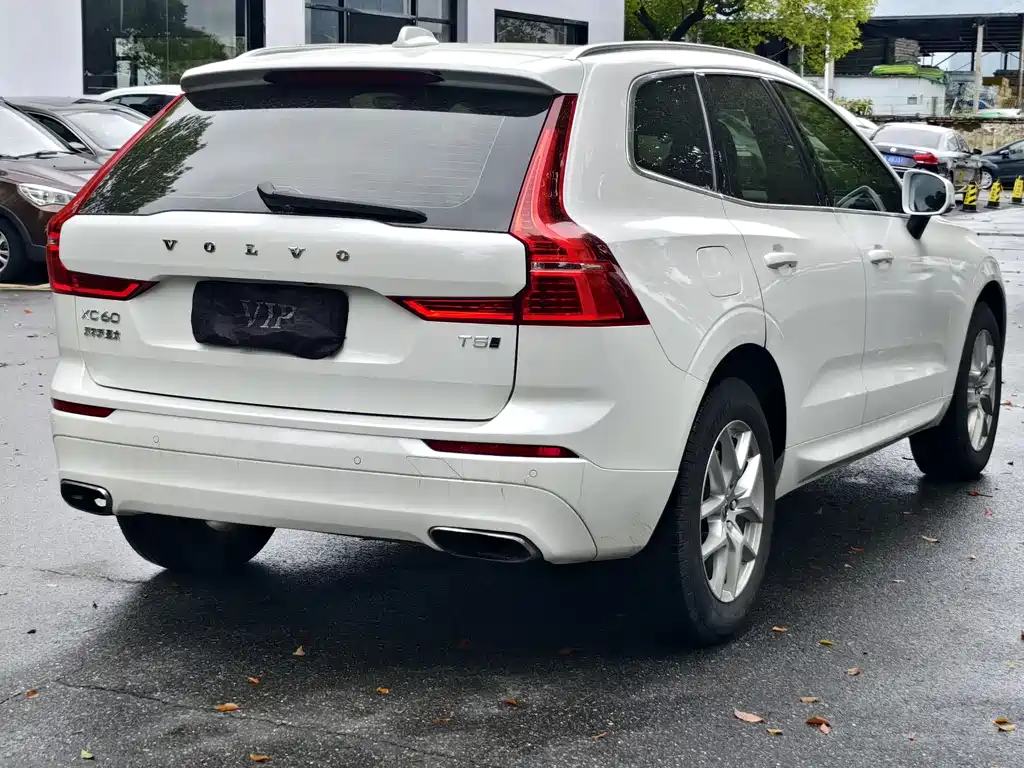 Volvo XC60 2019 — фото 6