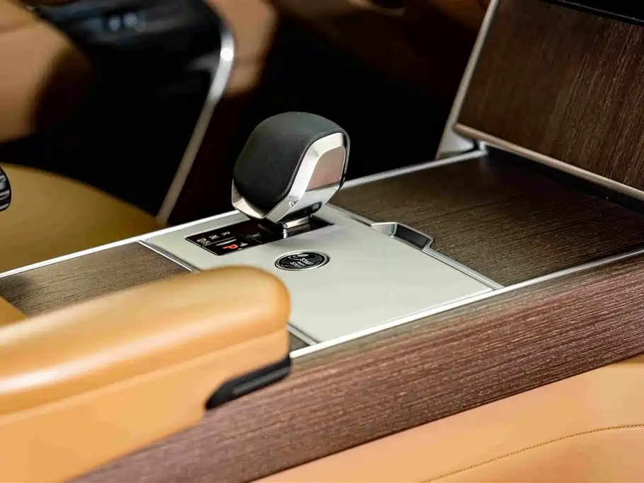 Land Rover Range Rover 2025 — фото 19