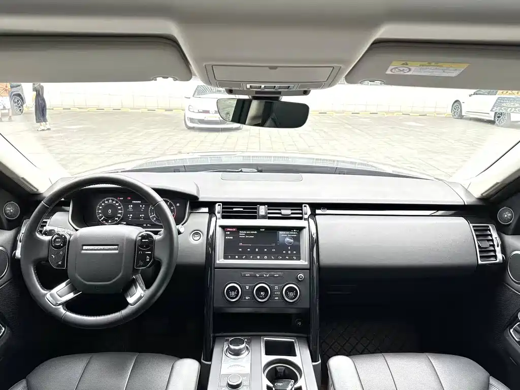 Land Rover Discovery 2019 — фото 10