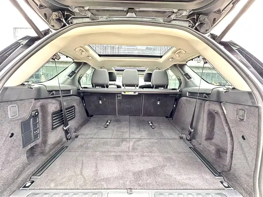 Land Rover Discovery 2019 — фото 11