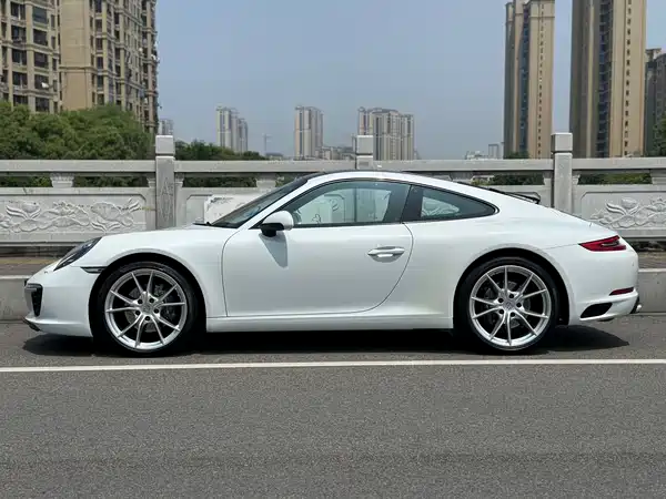 Porsche 911 2016