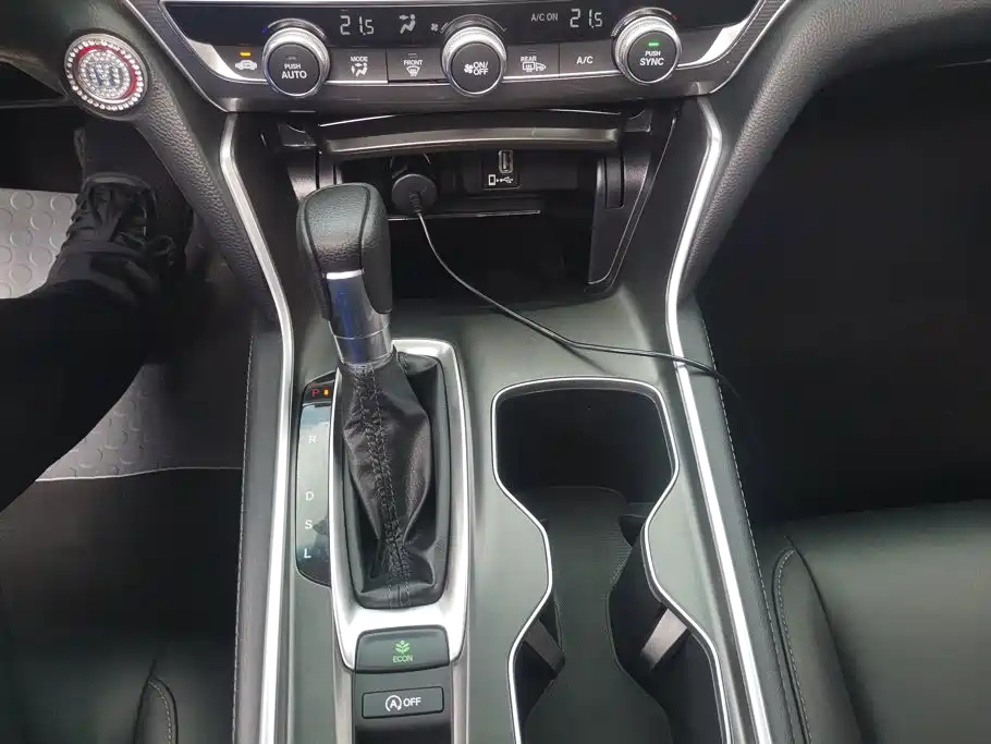Honda Accord 2022 — фото 16