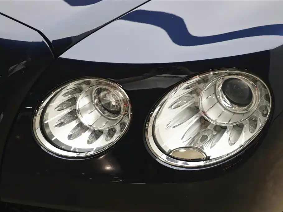 Bentley Flying Spur 2014 — фото 26