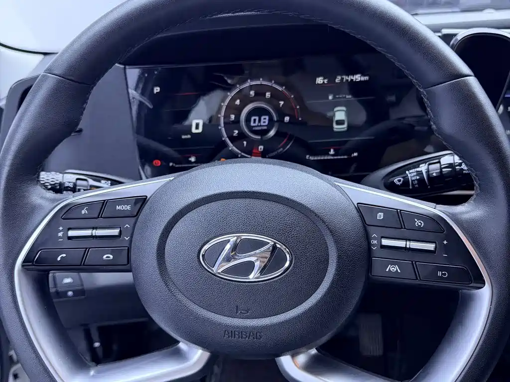 Hyundai Elantra 2022 — фото 10
