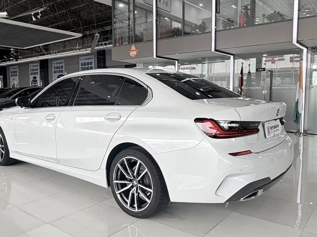 BMW 3 Series 2023 — фото 15