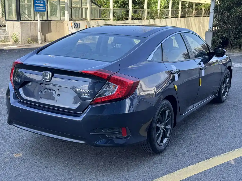 Honda Civic 2019 — фото 16
