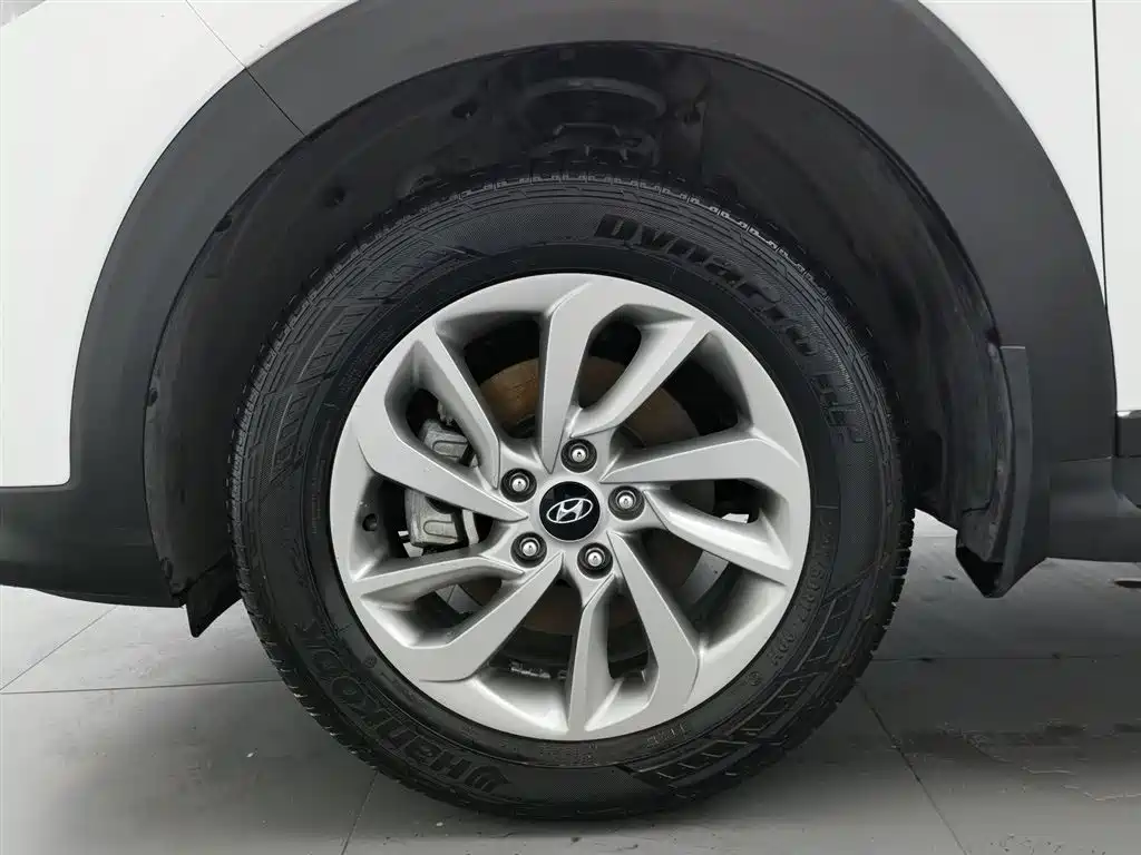 Hyundai Tucson 2016 — фото 17