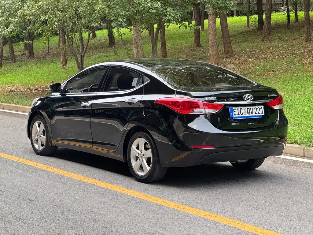 Hyundai Elantra 2013